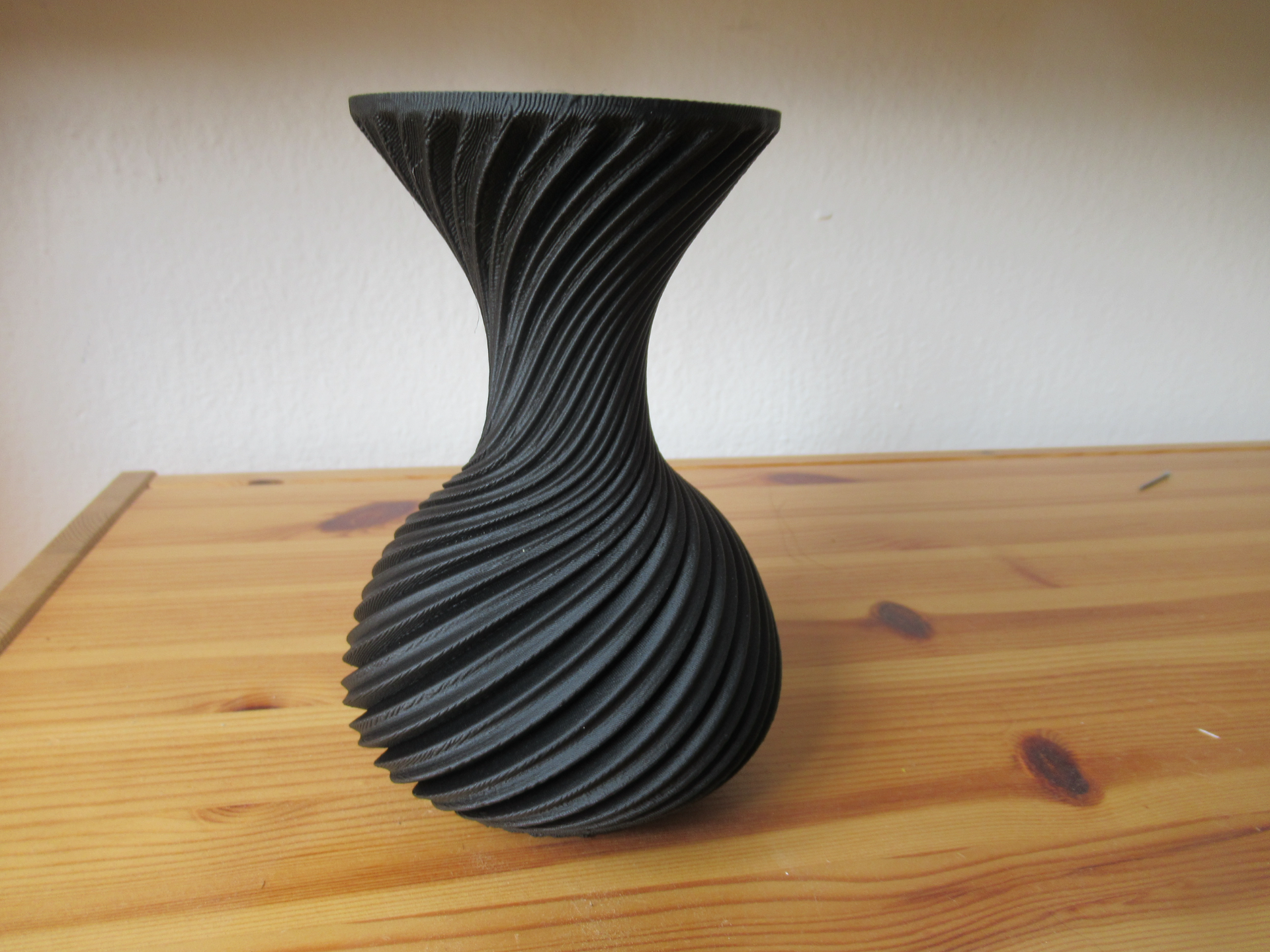 Vase Twisted