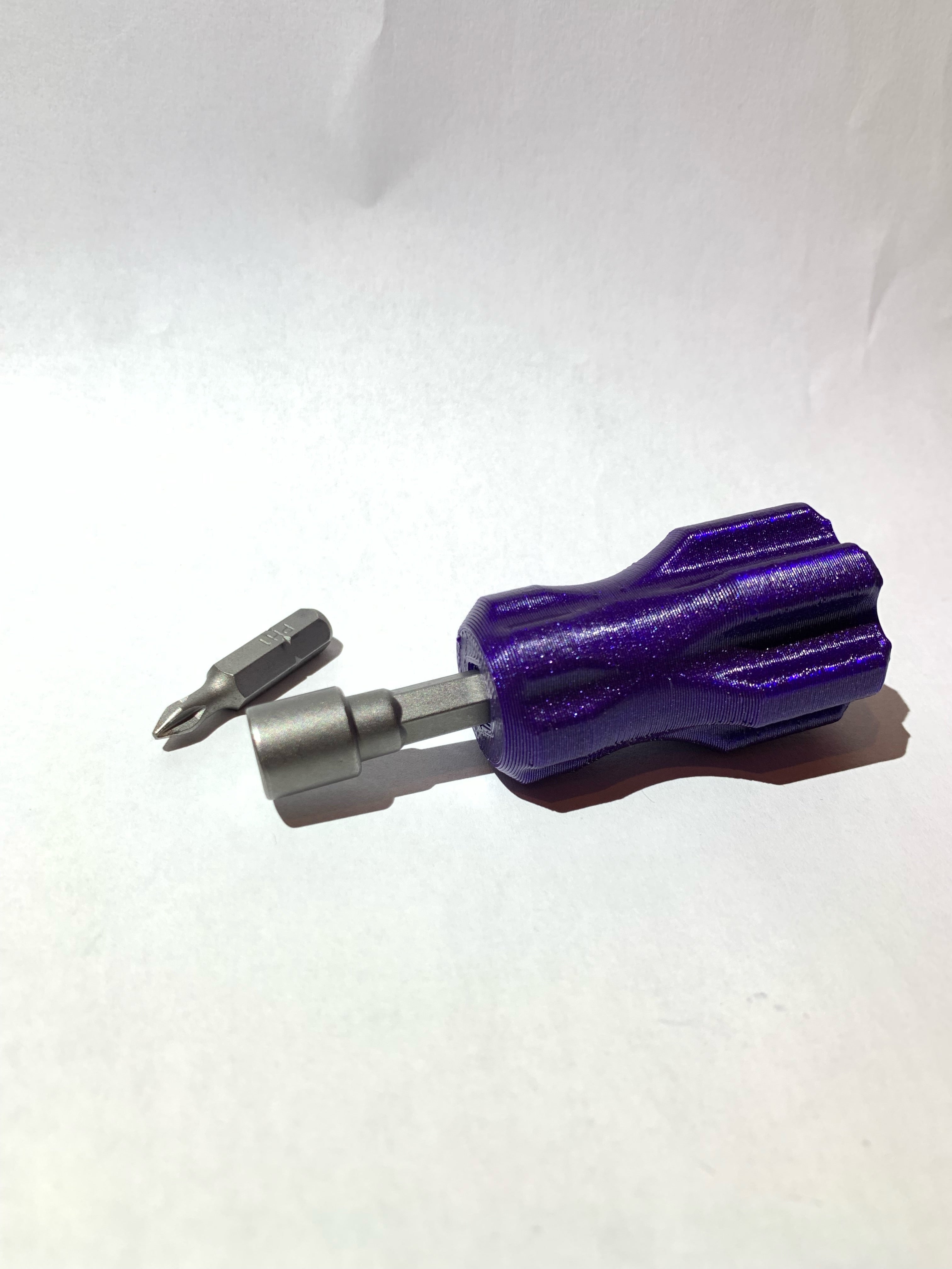 BIT HOLDER WITH GRIP
