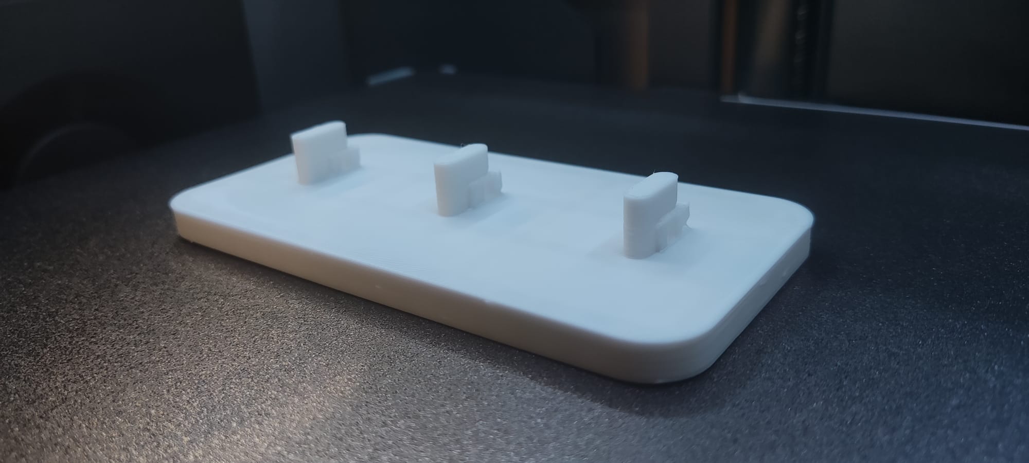 Magnetic plate tool holder for IKEA Skadis