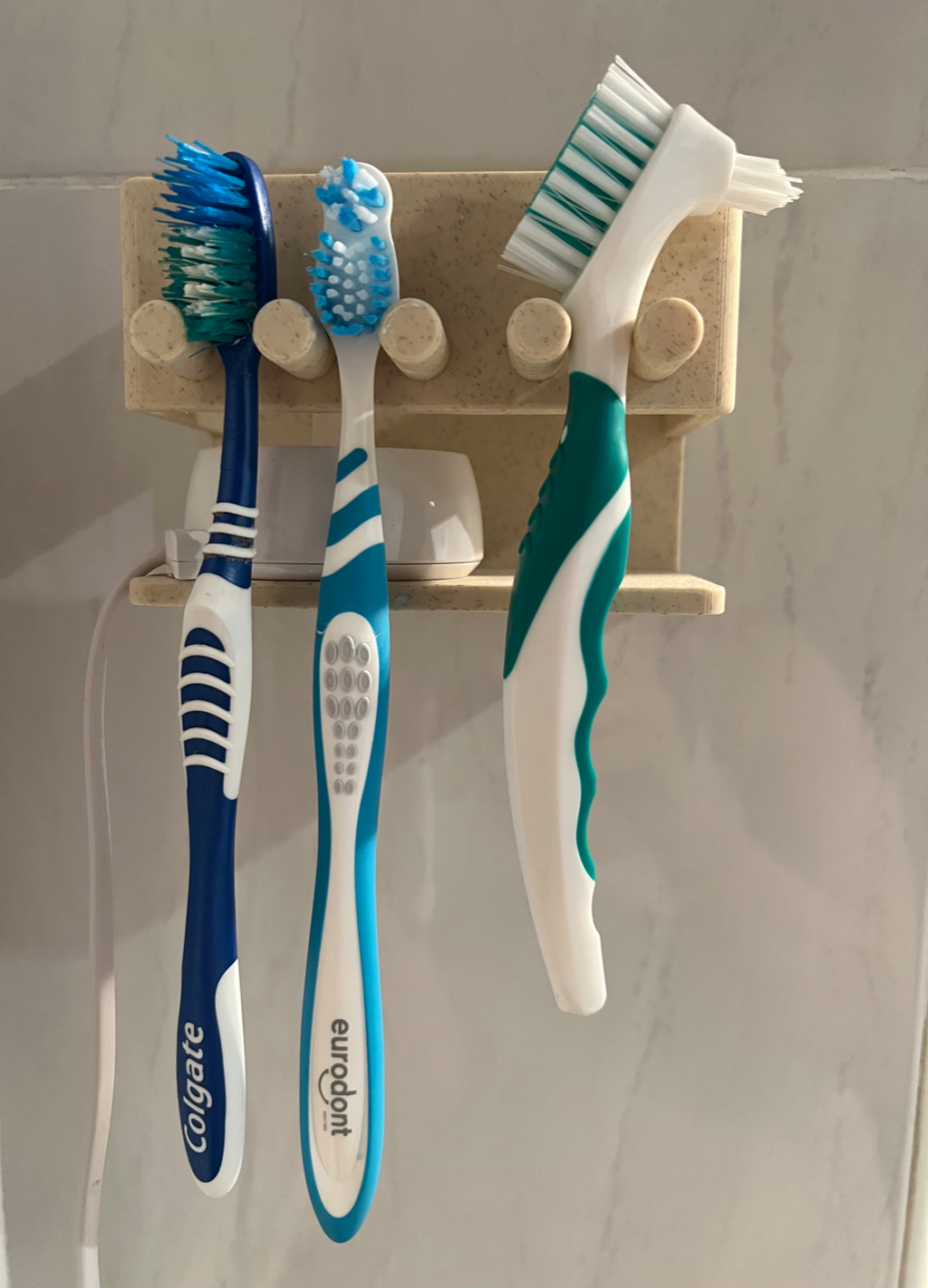 Toothbrush holder