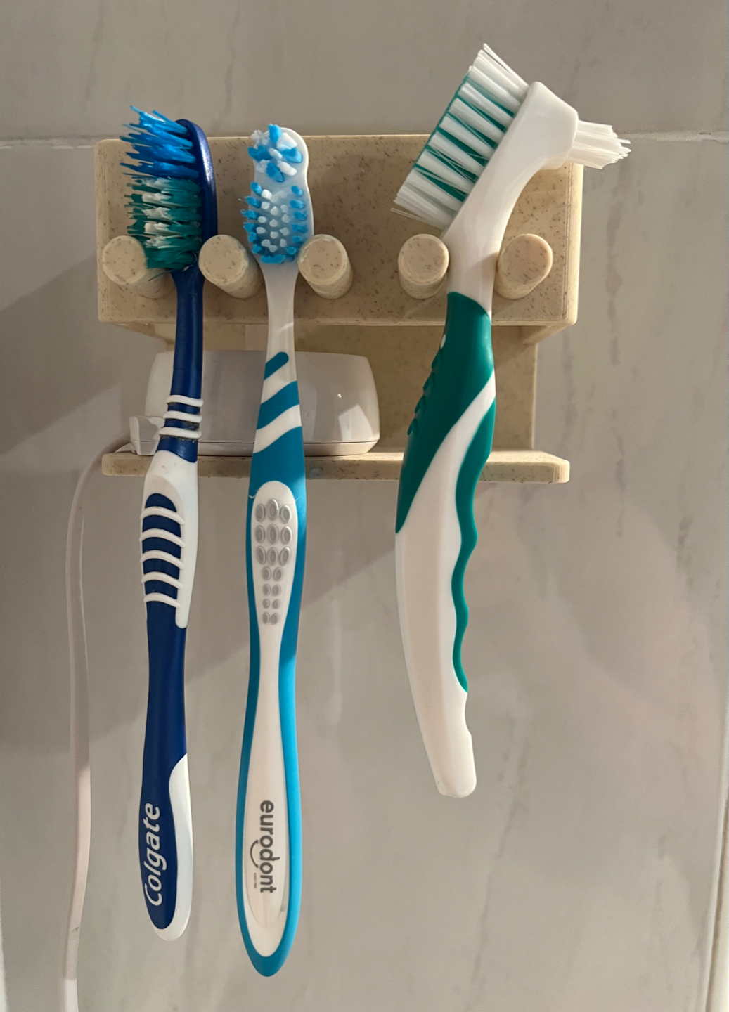 Toothbrush holder