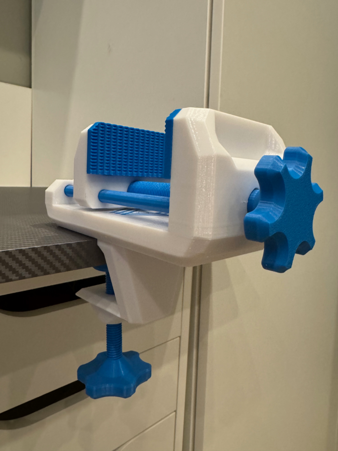 Table Vise - fully printable with changable jaws