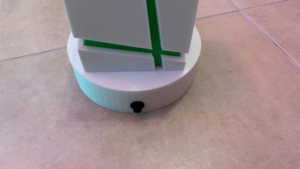 Stand for "Crack Cube Lamp" by Valerie.tarabella