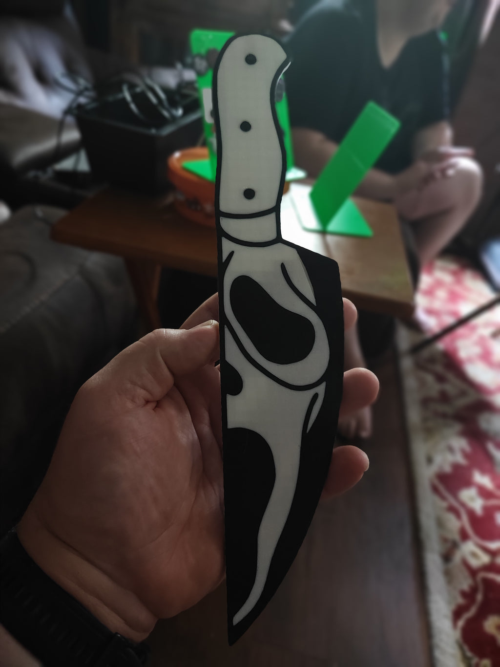 horror scream knife