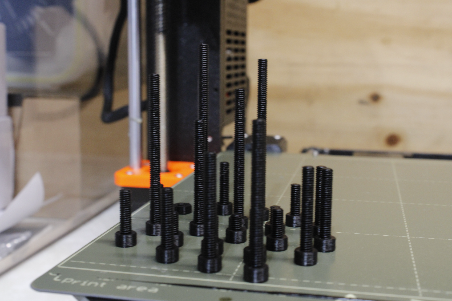 Working M4 Screws and Nut