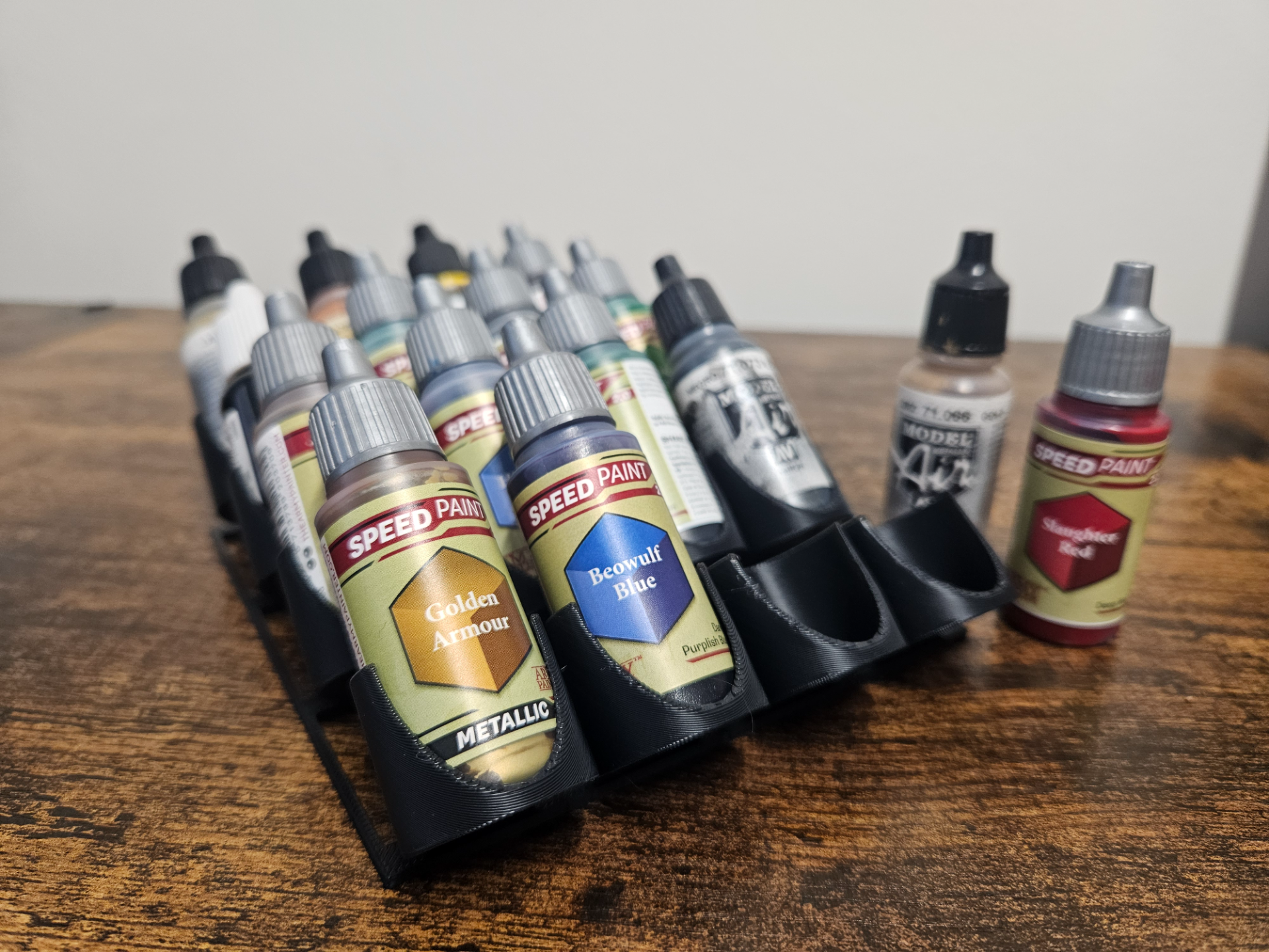 Low profile Model paint bottle holder