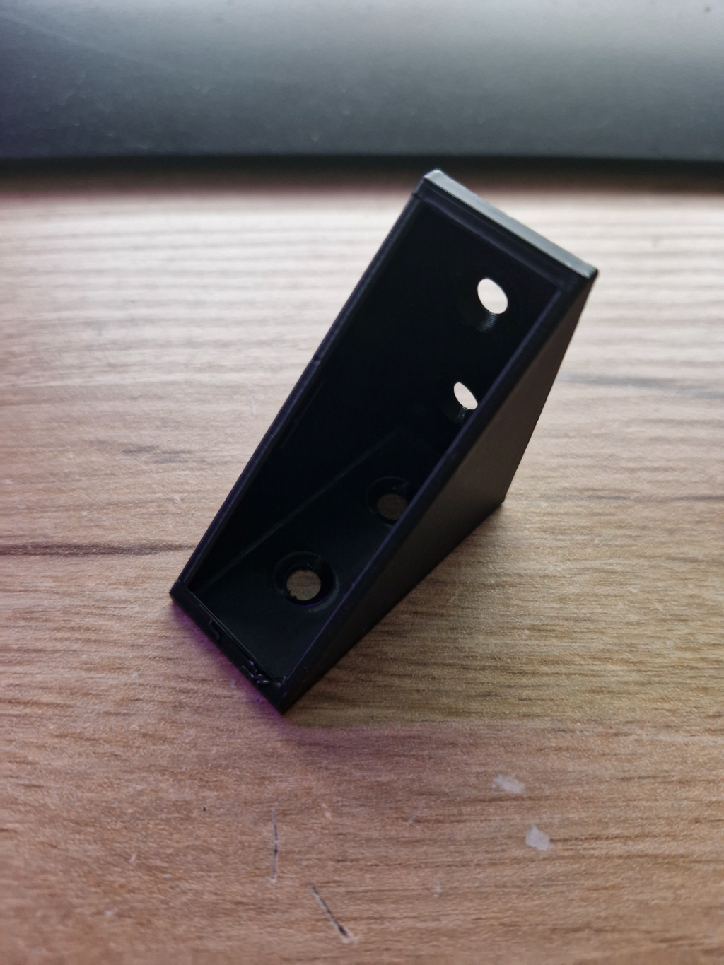 Winkel mit Deckel / Bracket with lid