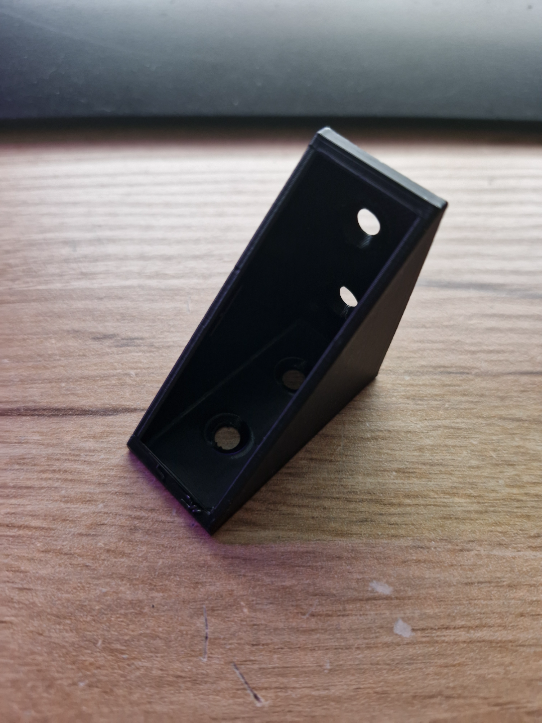Winkel mit Deckel / Bracket with lid