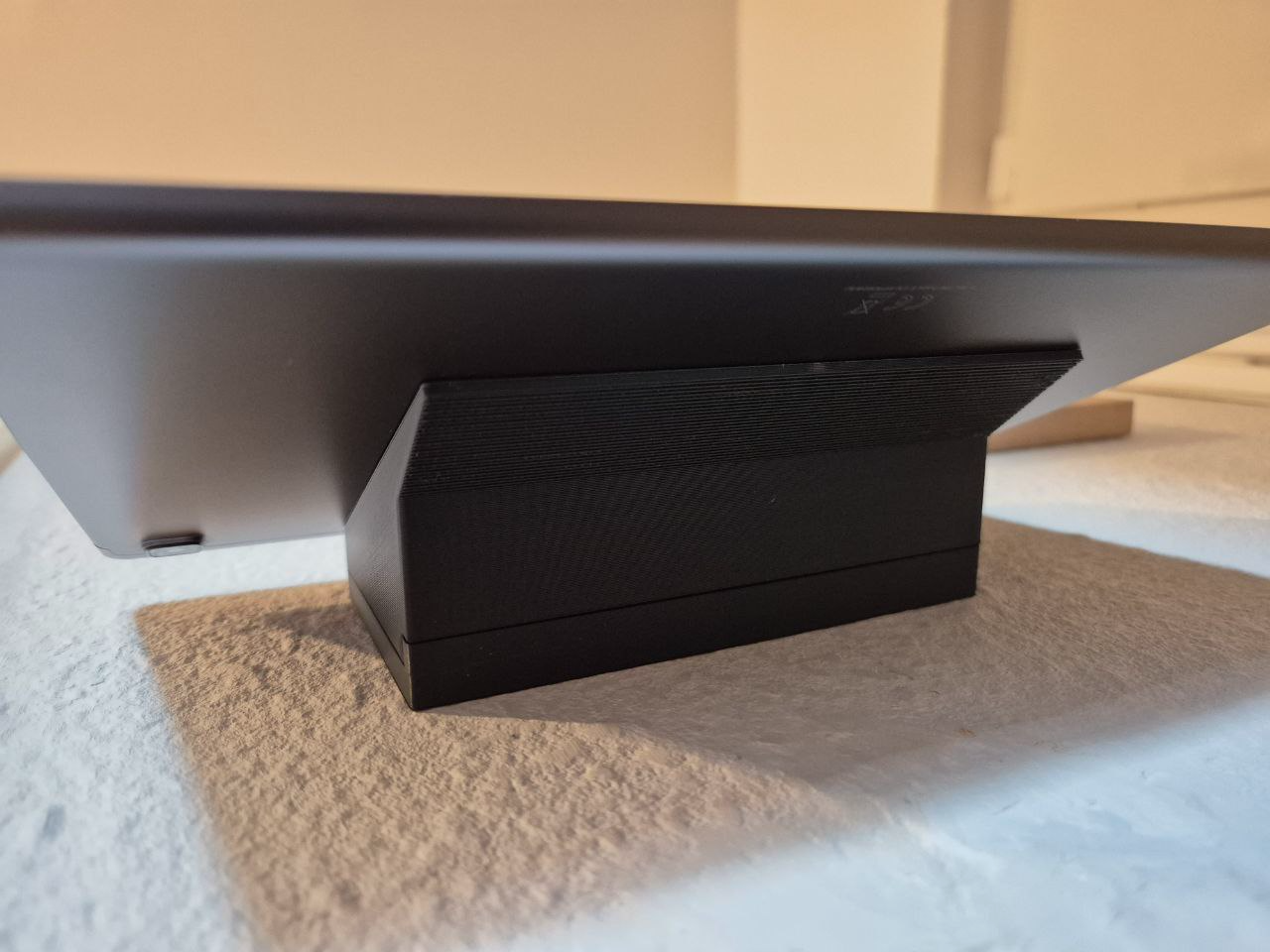 "Invisible" Tablet Wall Mount