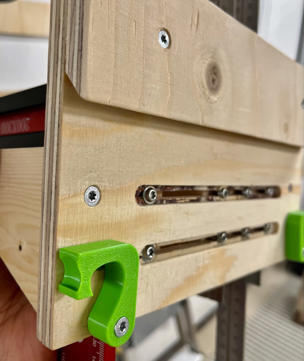 French cleat swivel lock