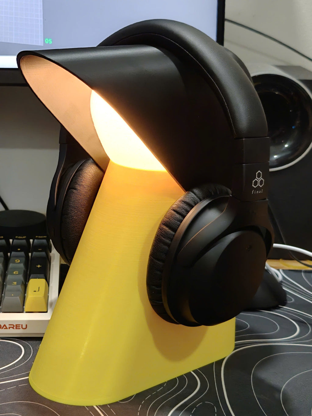 Eclipse Desk Lamp