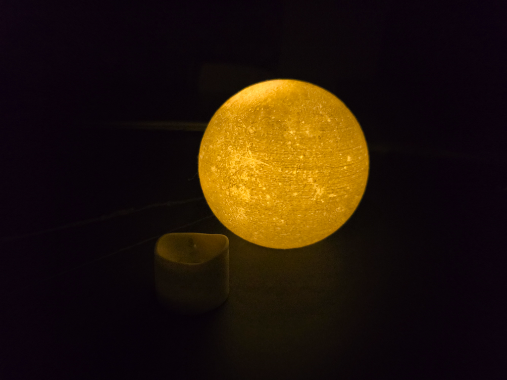 Moon with tea light, easy print