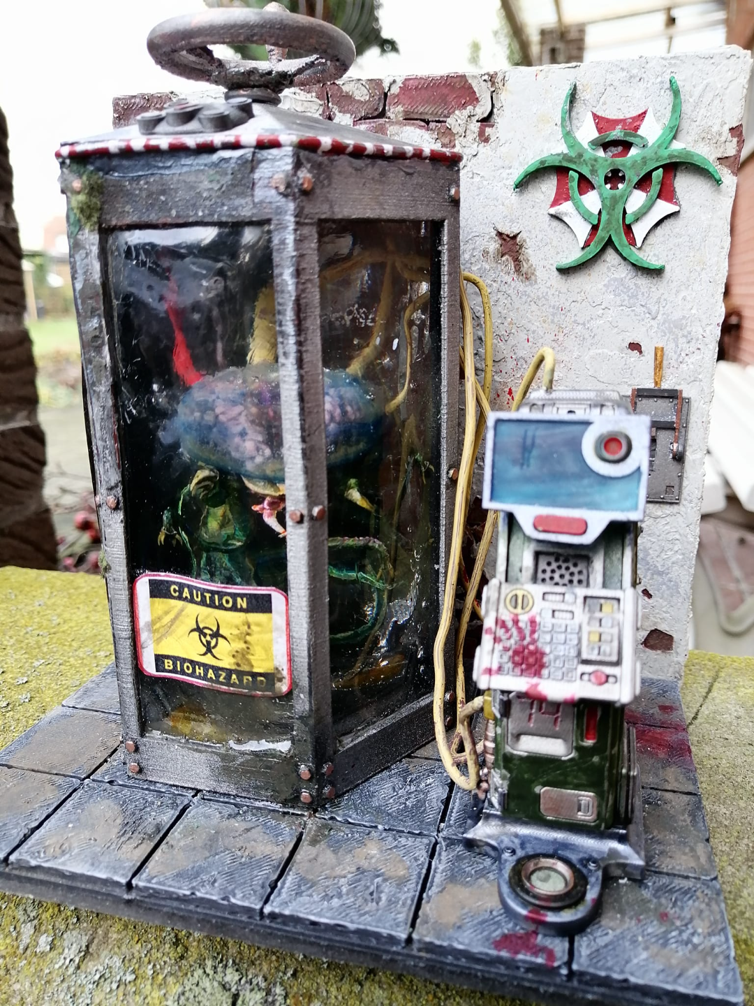 Sci-Fi Life pod/ aquarium resident evil style