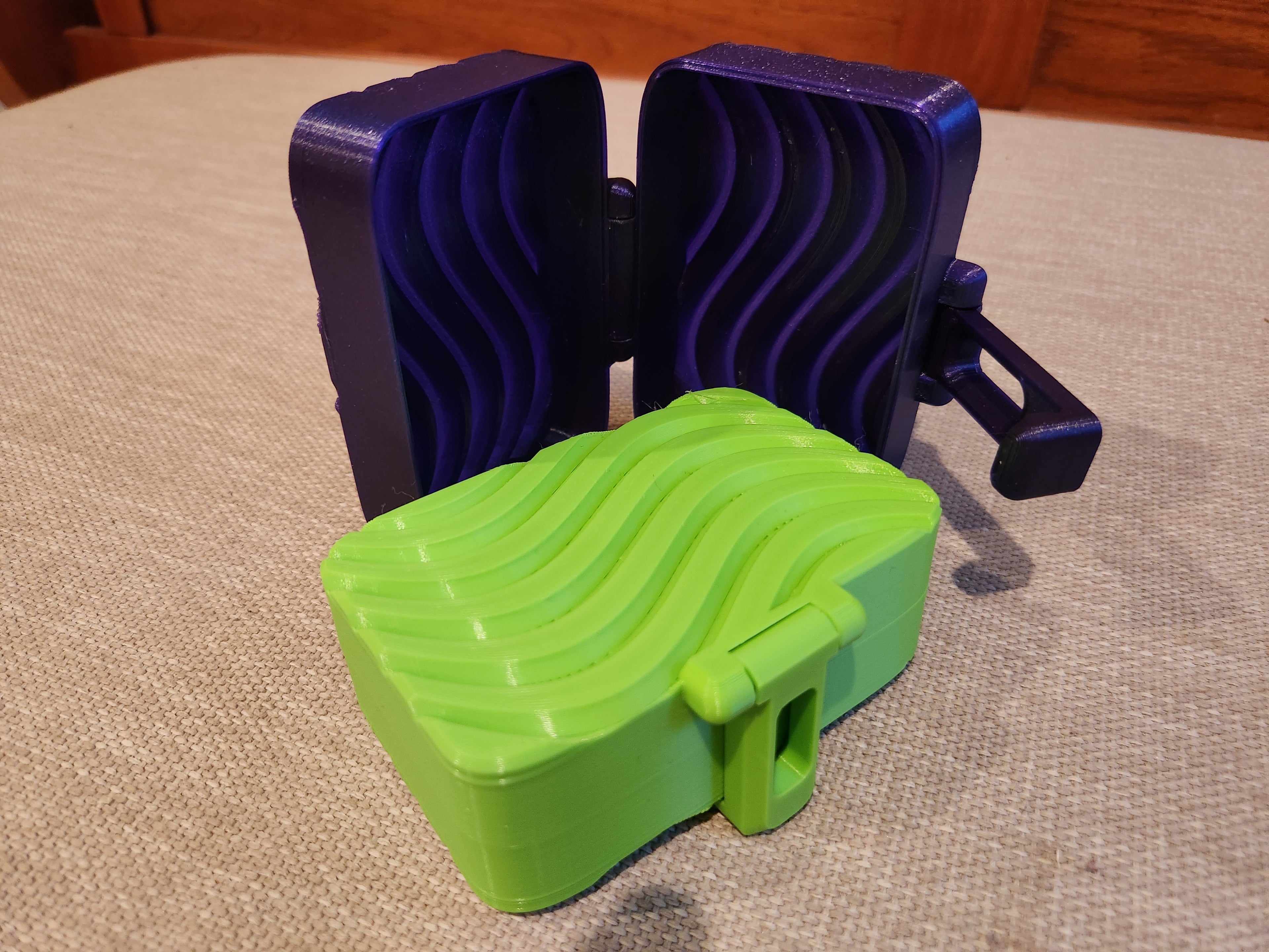 Sturdy Curvy Soap Box