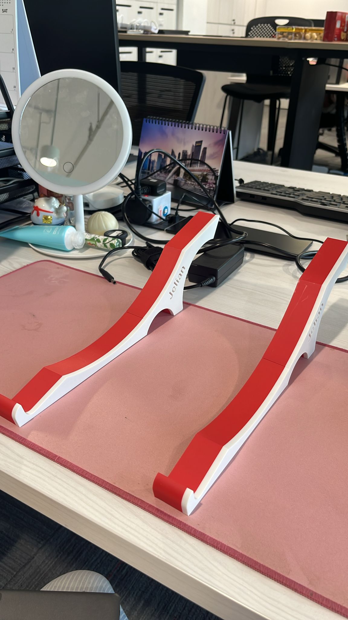 Lap top stand