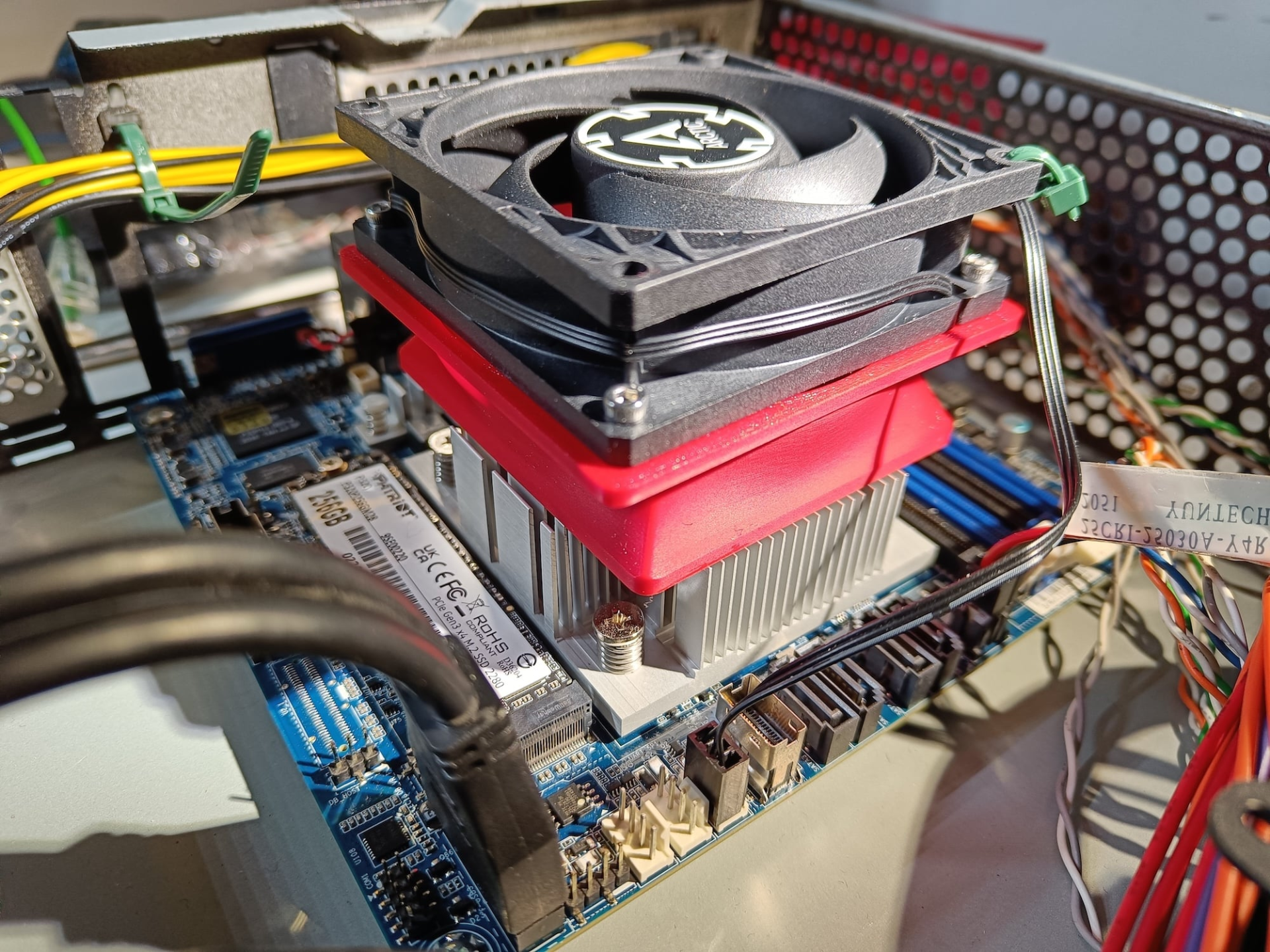 80mm fan adapter for Gigabyte MJ11-EC1 / MJ11-EC0