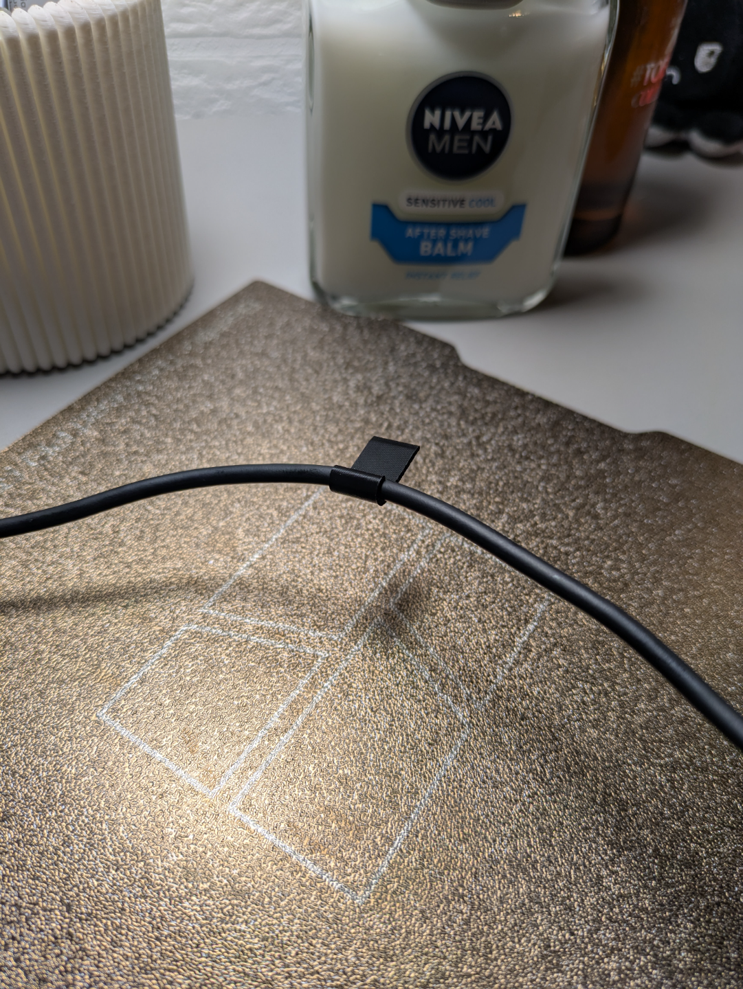 Cable clips for organizing cables in Cars