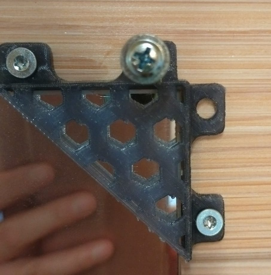 Mirror corner mount