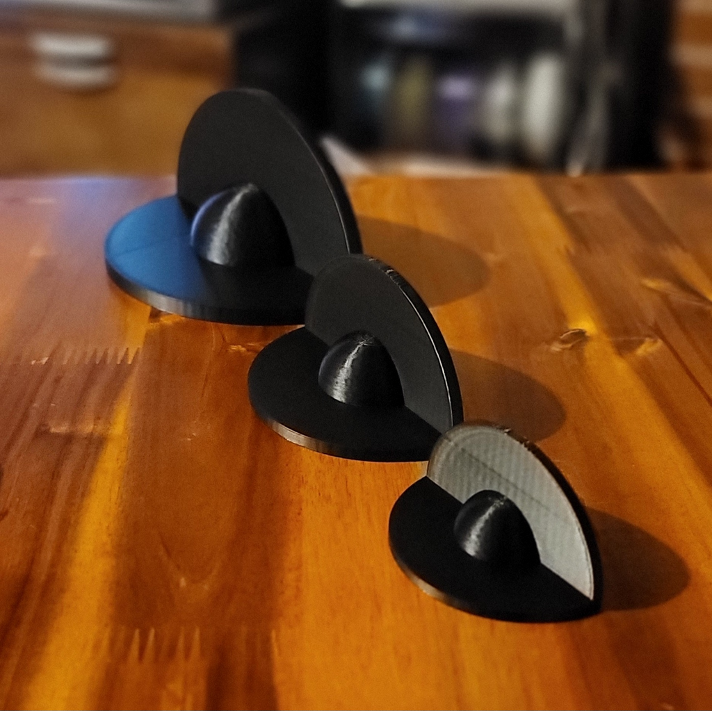 Wall Ball | A Simple & Sturdy Rounded Shelf