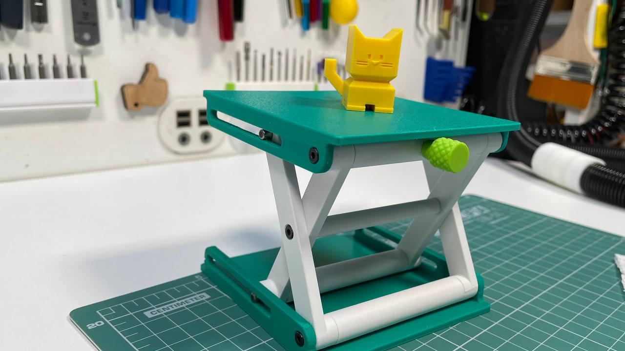 Pantograph Lift Desk