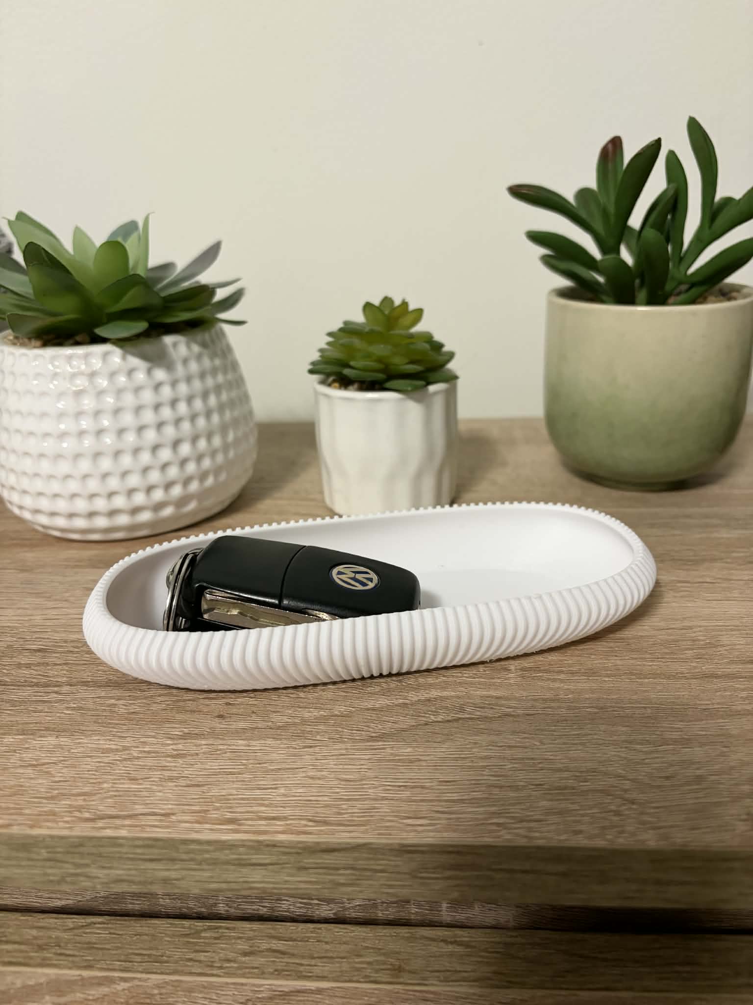 Wave Catchall Tray