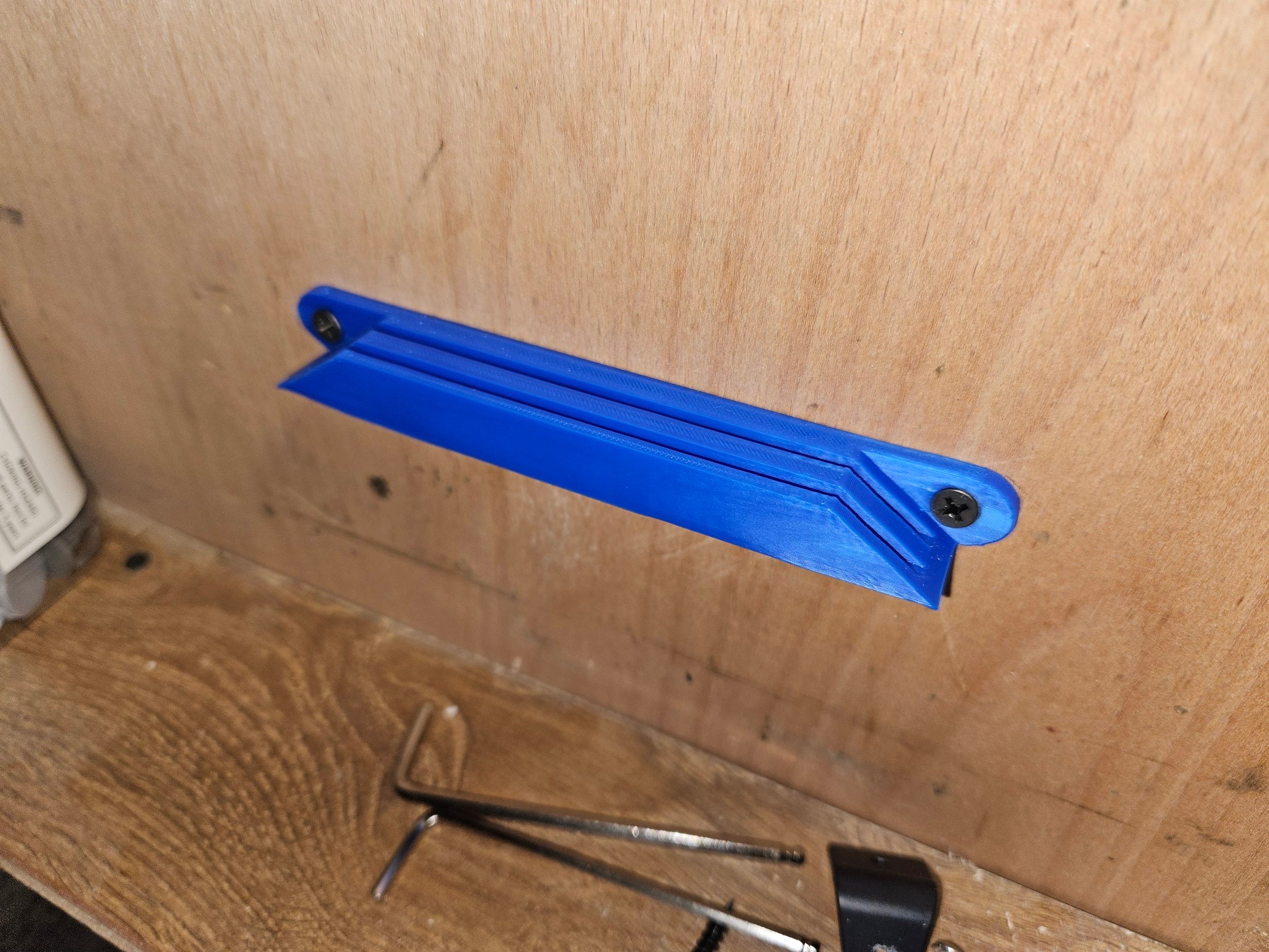 Bed plate wall holder