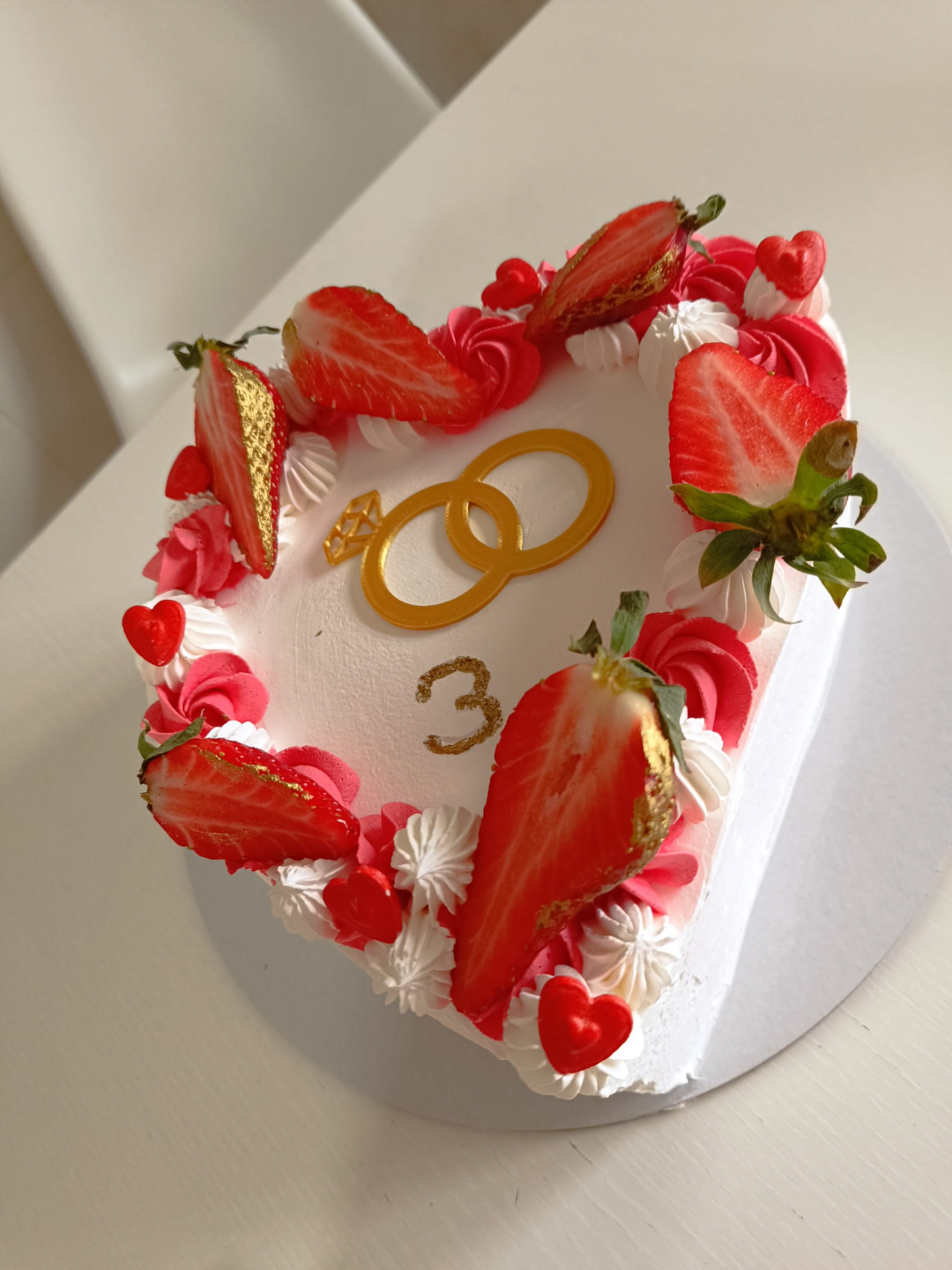 Wedding ring for cake decoration