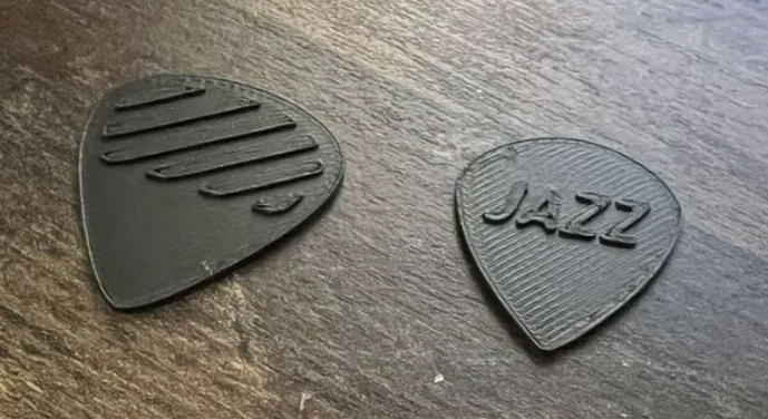 2 Guitar Picks !