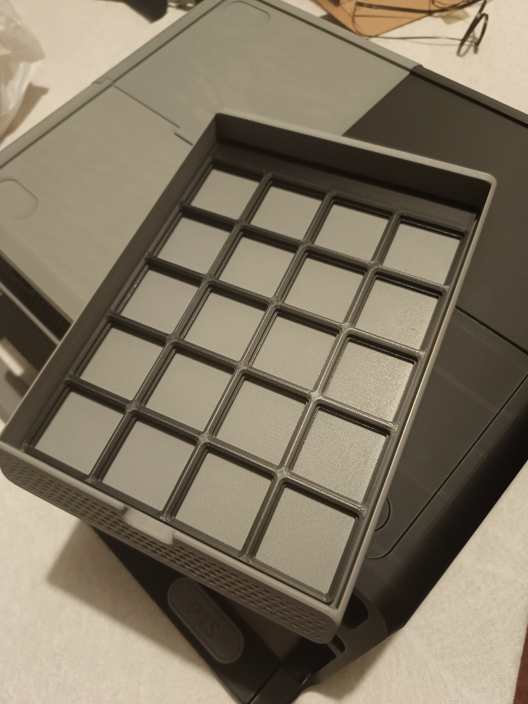 Gridfinity Base insert for BLV AMS Riser drawers