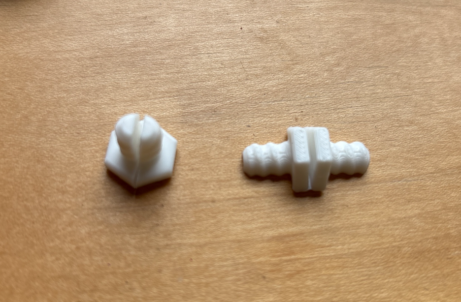 Split mounting bolt for underware/multiboard
