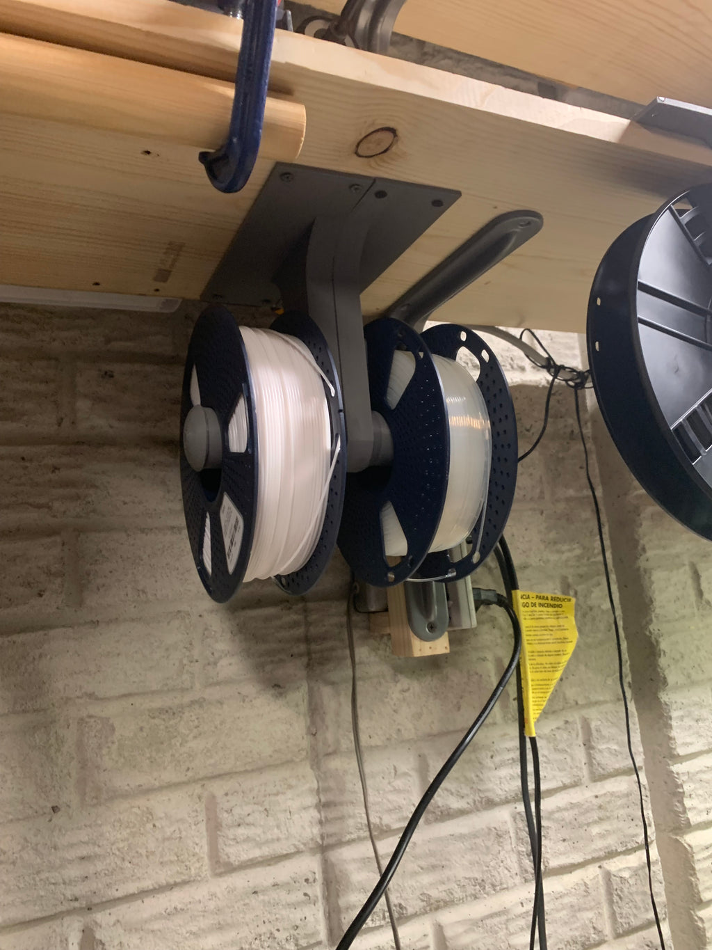 Spool Holder Screw-On
