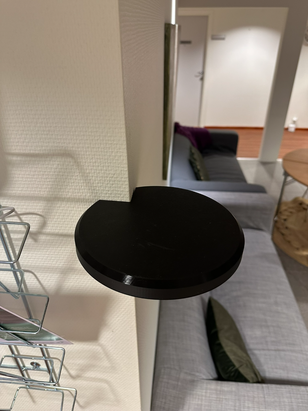 Corner shelf