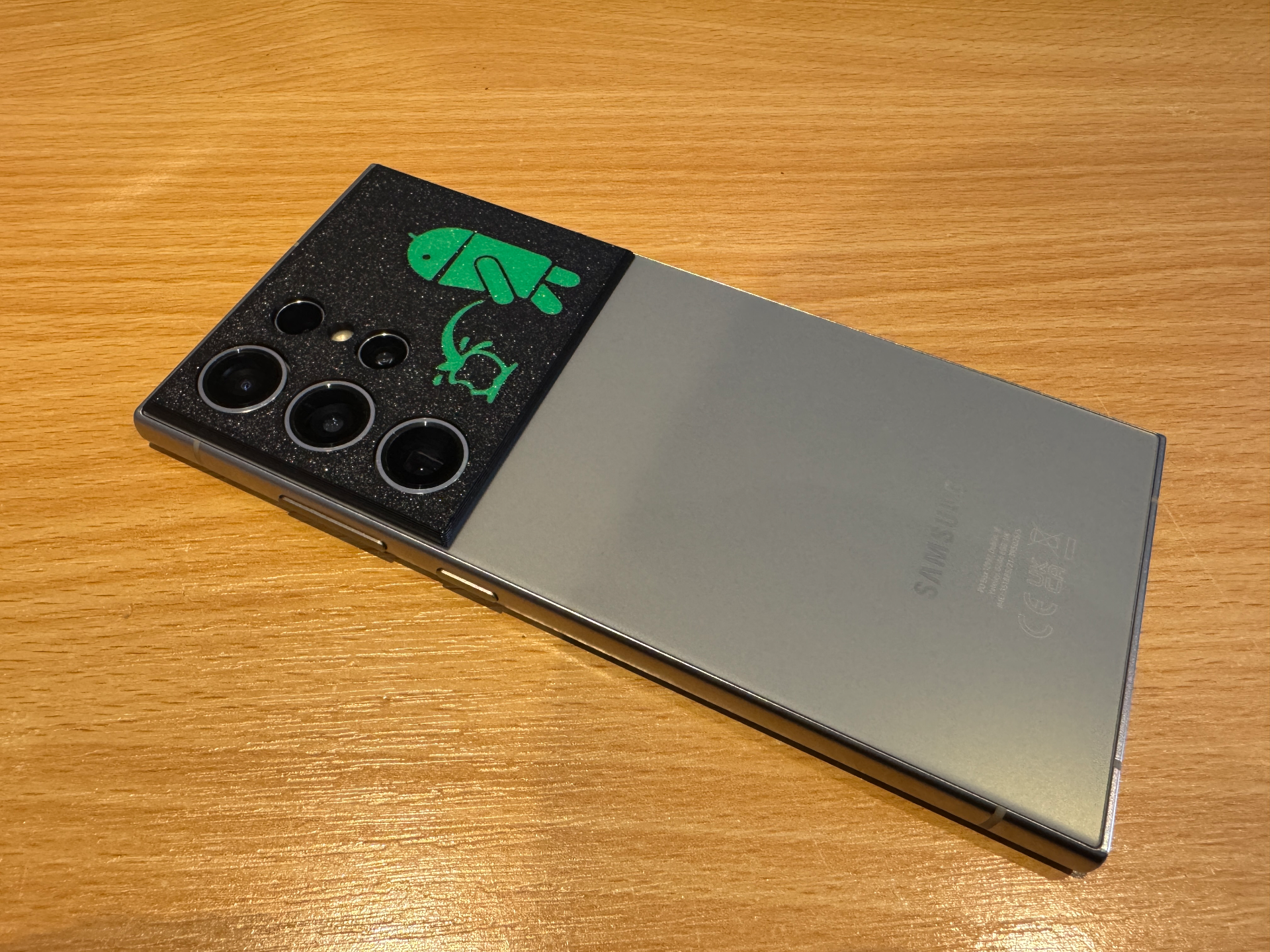 S24 Ultra camera protector - fun logo