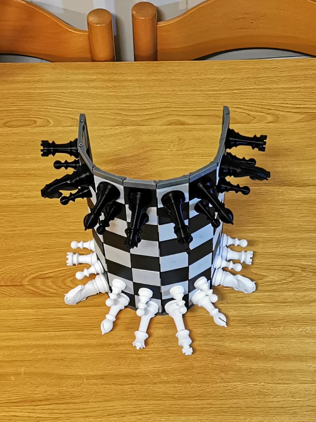 Bendable chess board for rook chest
