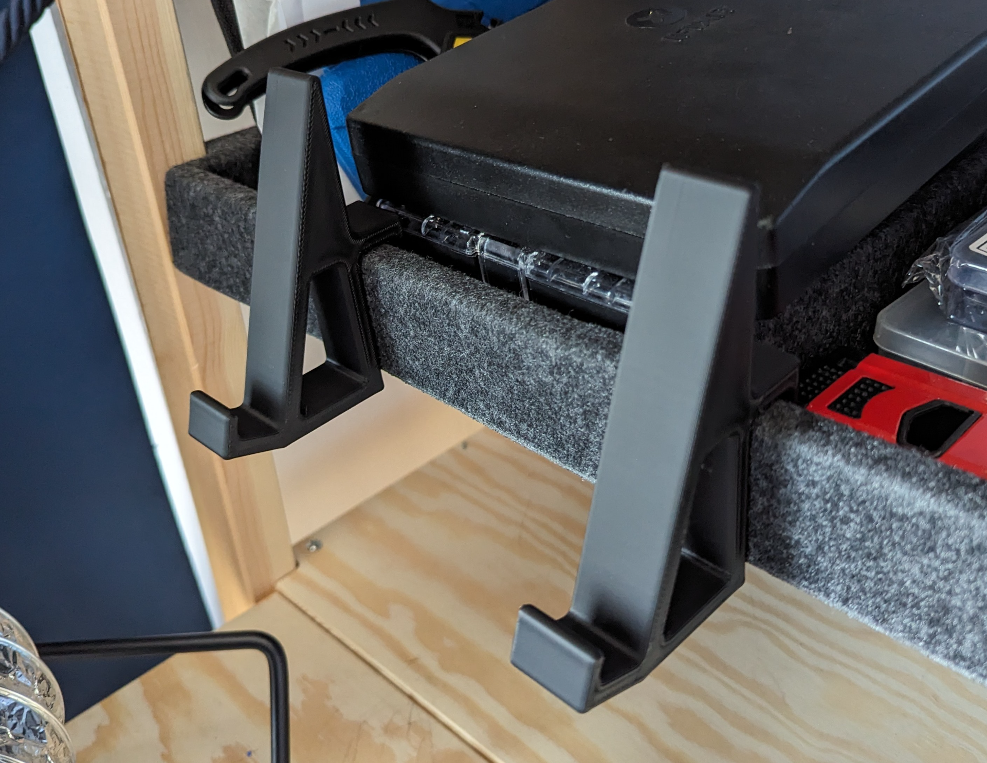 Ivar felt-shelf tablet holder
