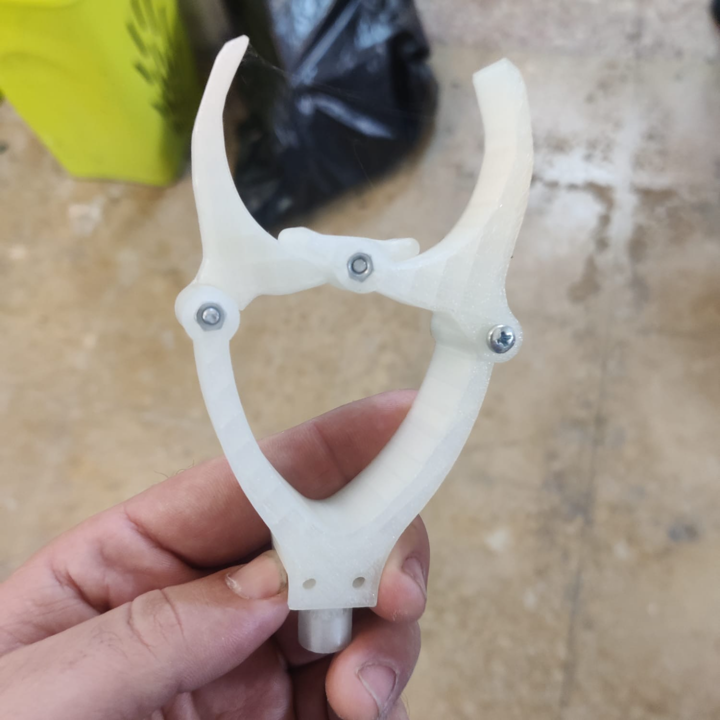 Safety rod rest compatible FOX