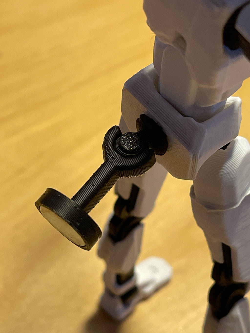 Dummy 13 magnet arm