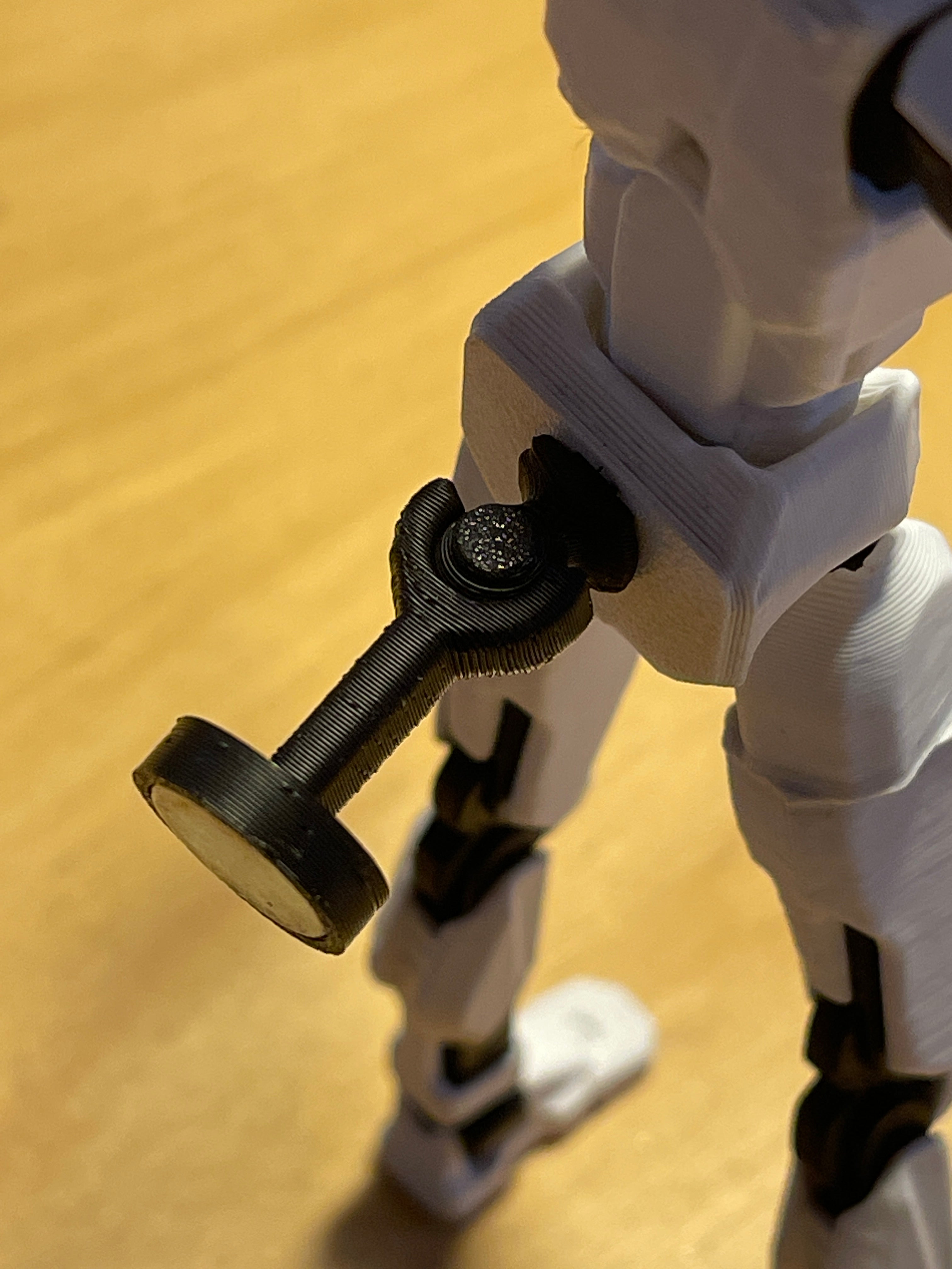 Dummy 13 magnet arm