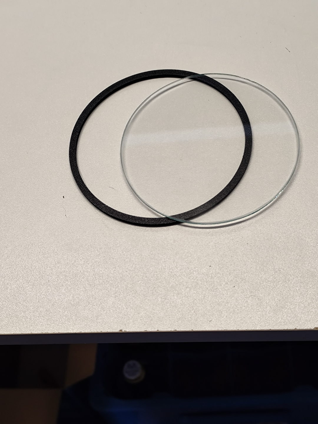 Ring für Glasmontage an Dynamit Uhr
