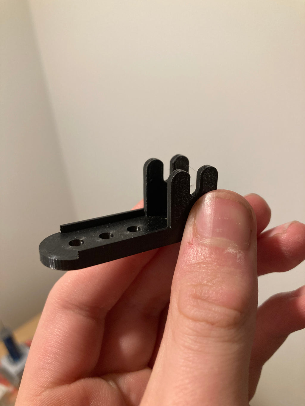 Veola/violin shoulder rest bracket