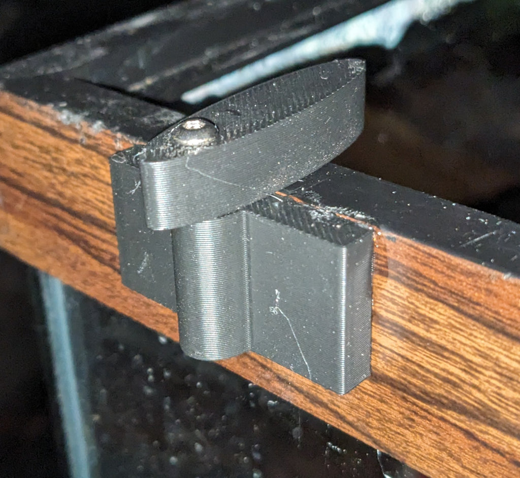 Terrarium Latch