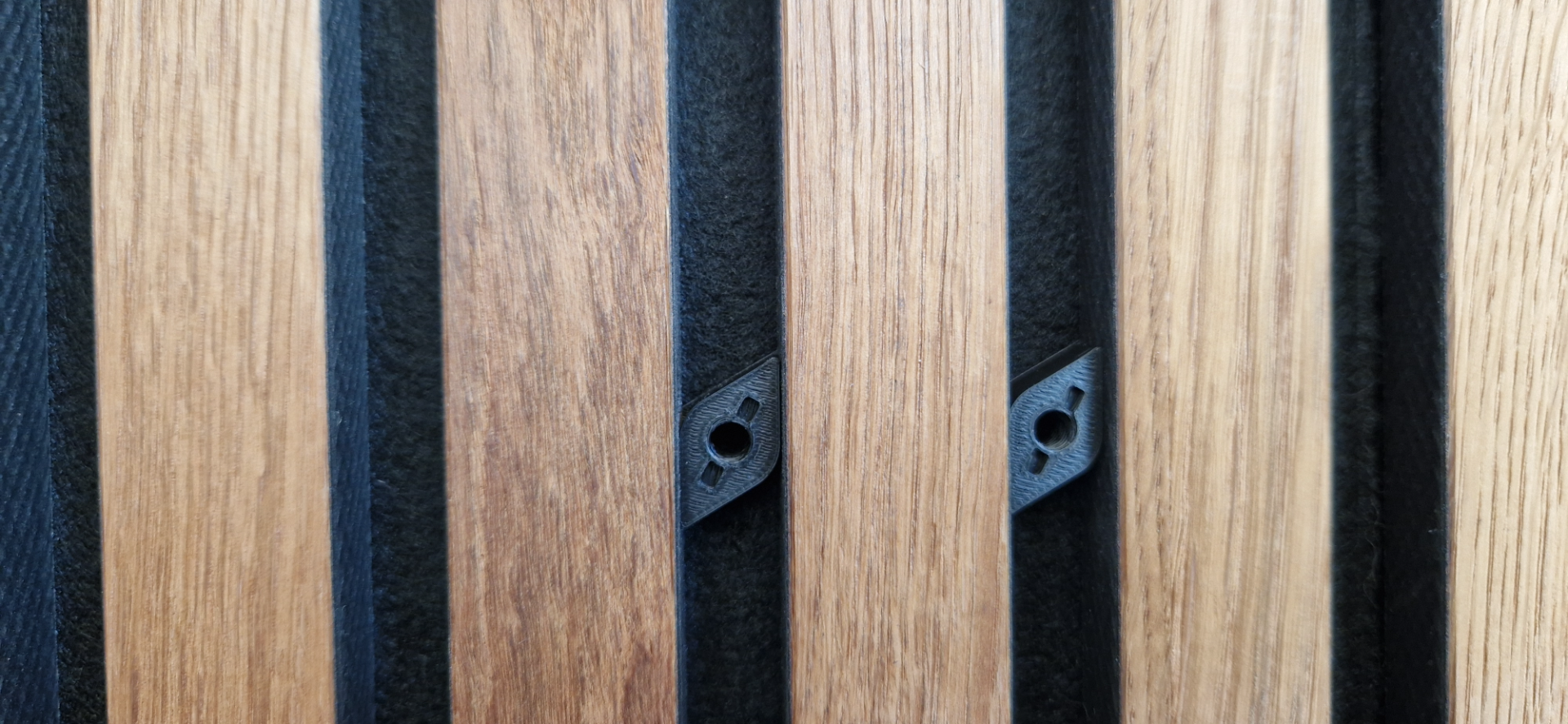Soundbar bracket acoustic panel