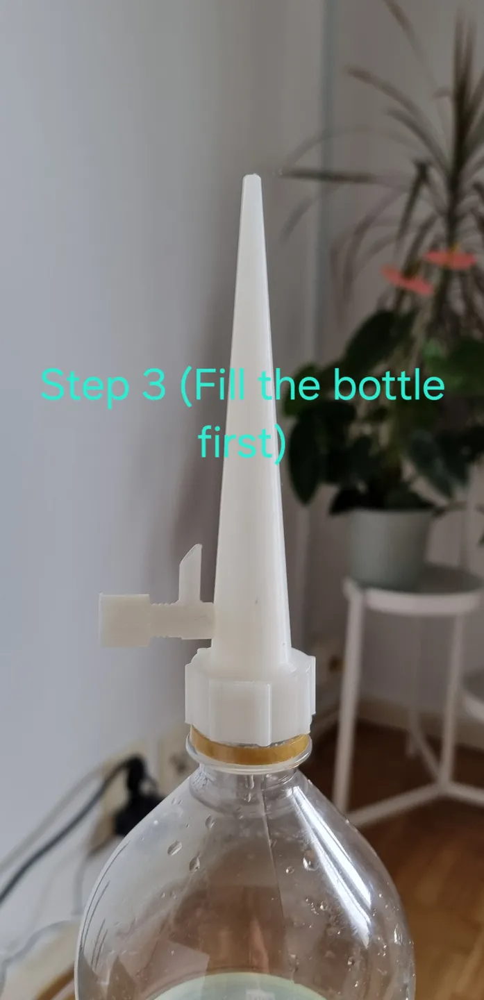Adjustable Drip Waterer PET-Bottle