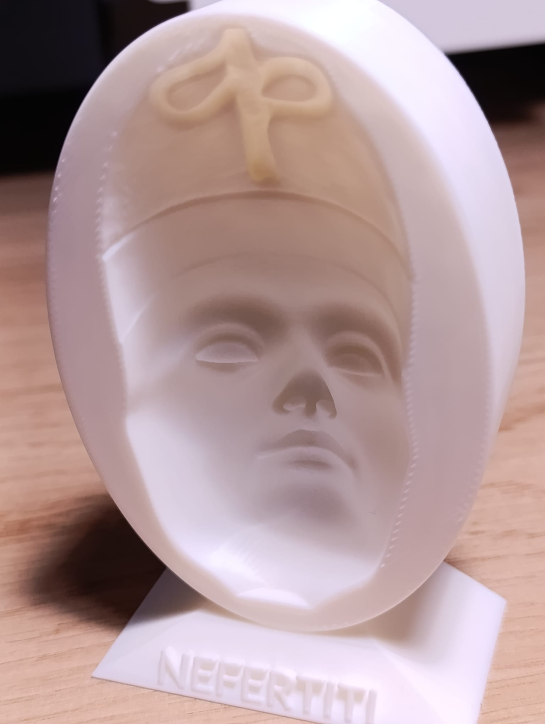 Nefertiti 3d mask illusion