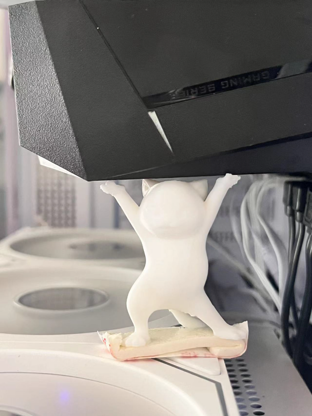 托举猫 妖娆猫 桌面摆件gpu支架 Enchanting cat GPU holder