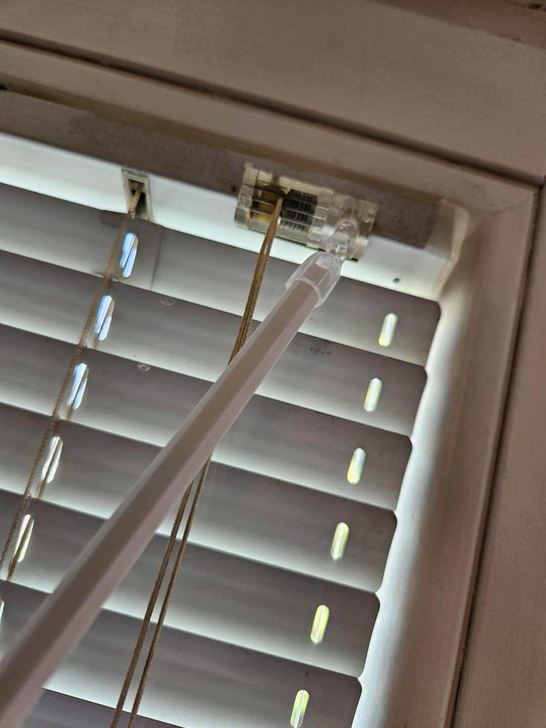 Blinds hexagonal stick