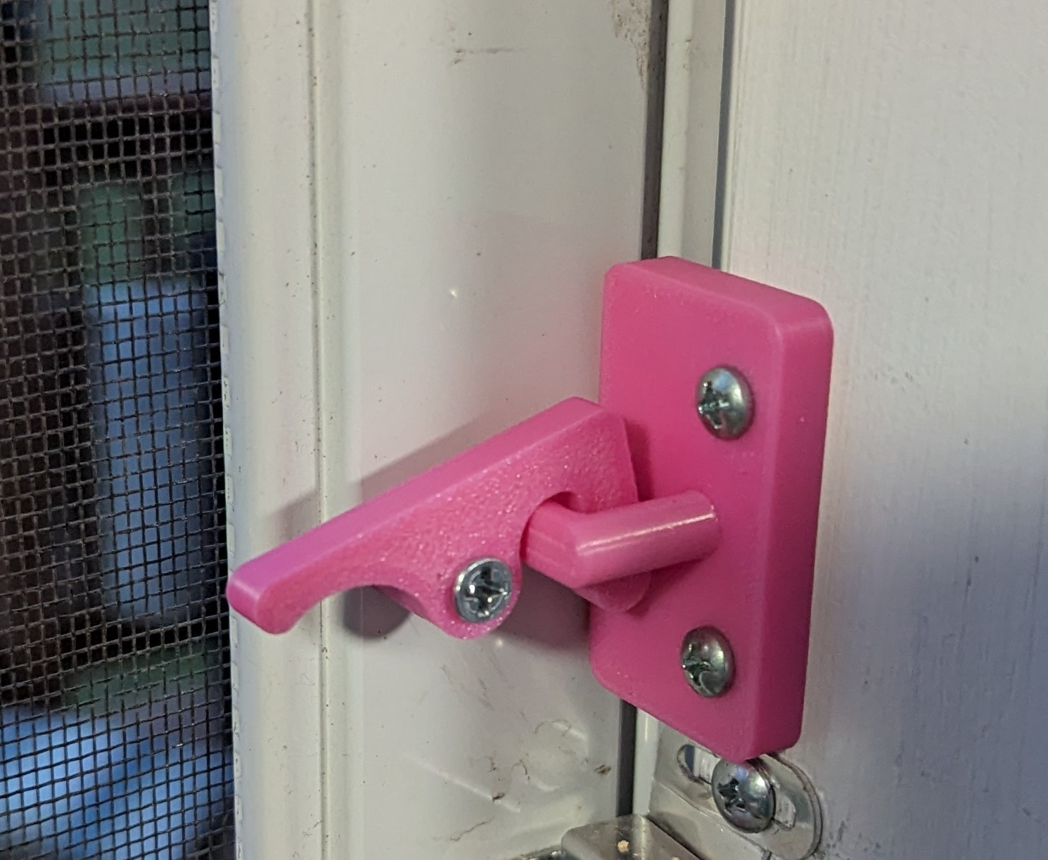 Anti-Cat Latch for Screen Door