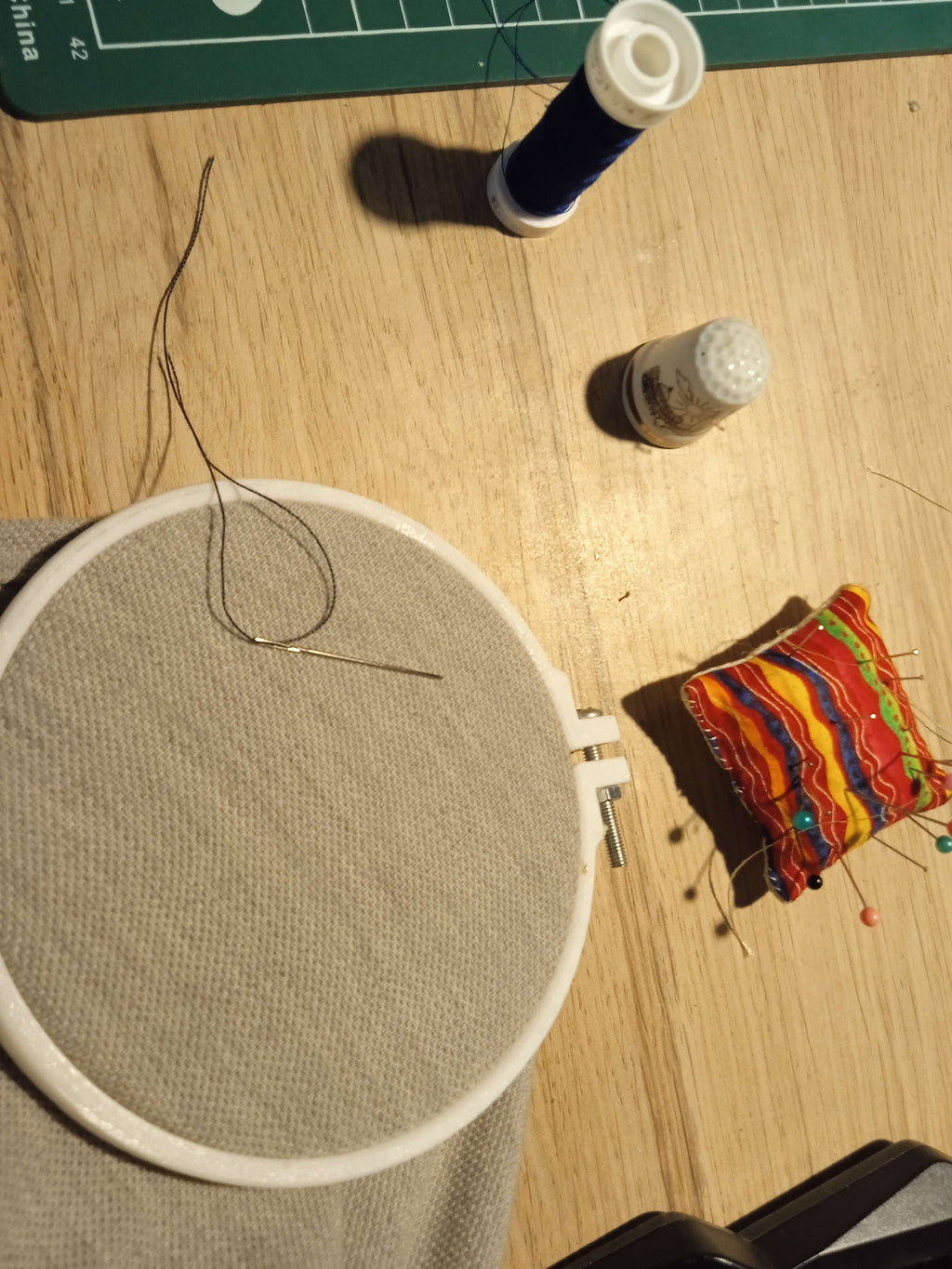 embroidery hoop - cercle a broder