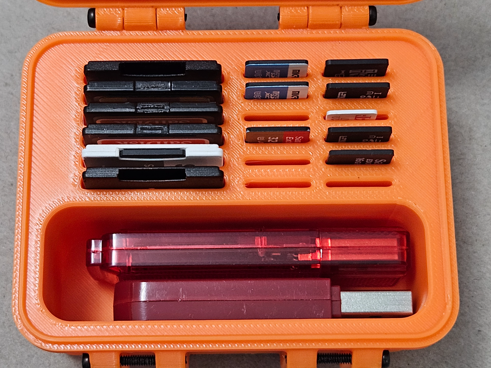 Media Storage Container