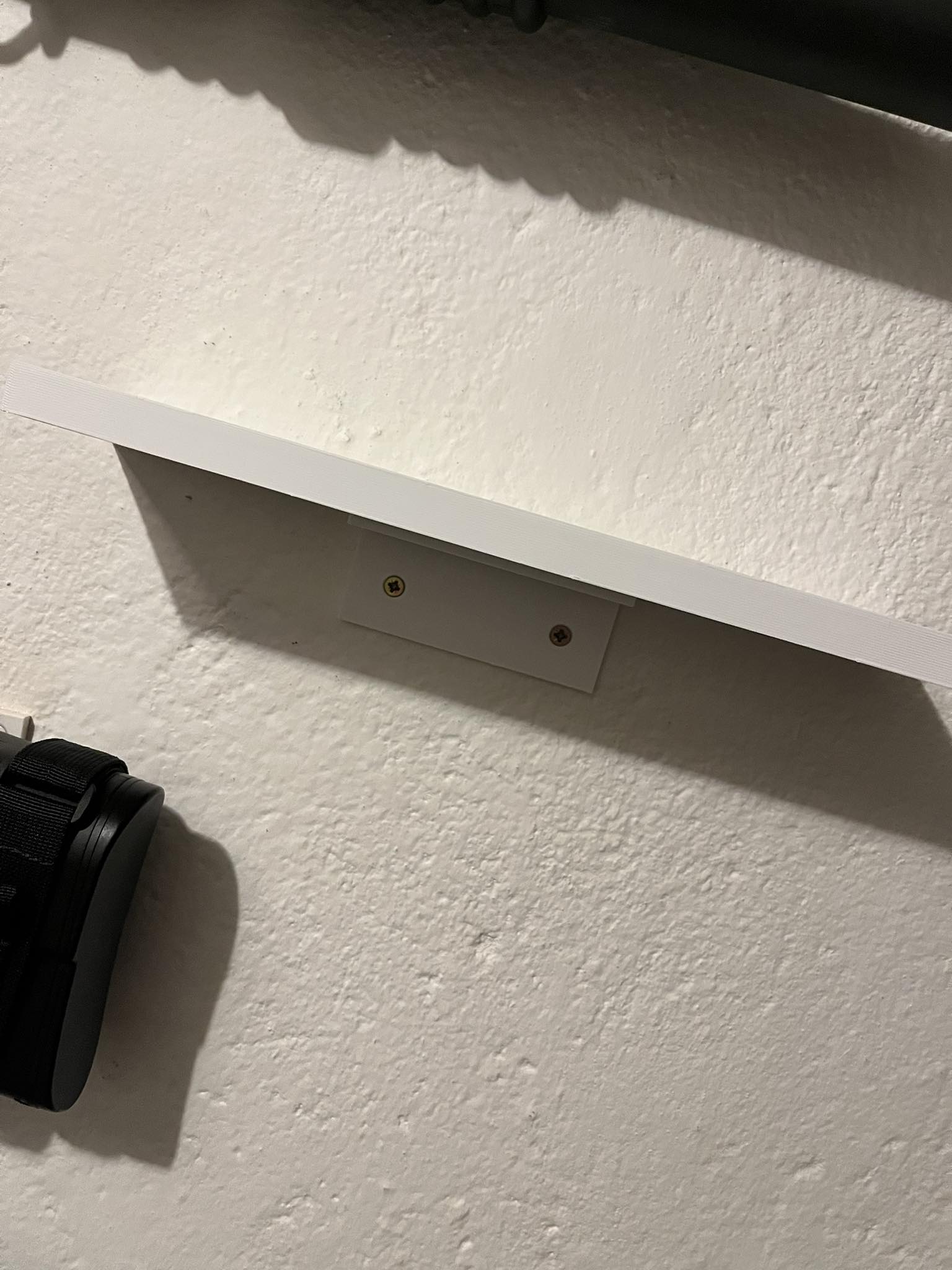 Shelf 300x80x15 with brackets for mounting